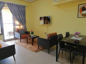 Cheerful 2-bedroom Apartment with free parking